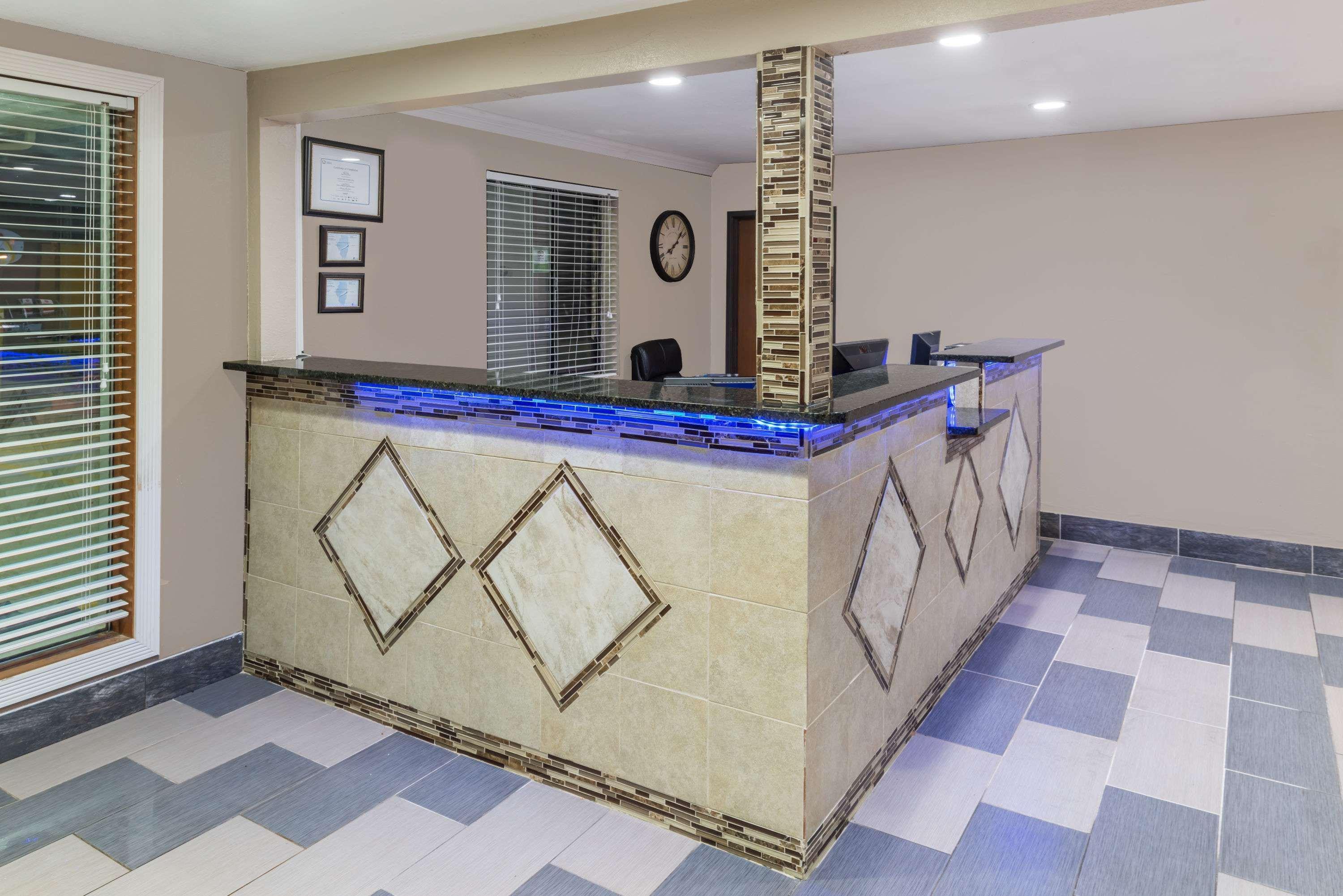 Super 8 By Wyndham Okawville Exterior foto